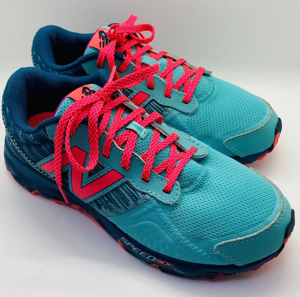 New Balance 690 V2 Girls Size 5W Speed Ride