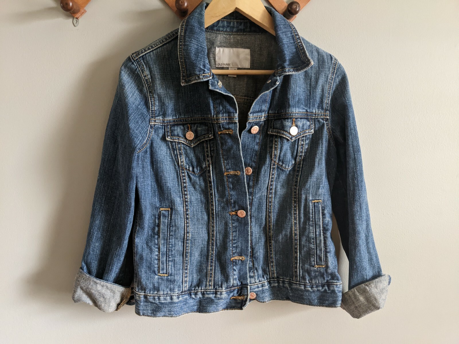 Old Navy Women's Jean Jacket Size Medium Vintage Style Medium Wash