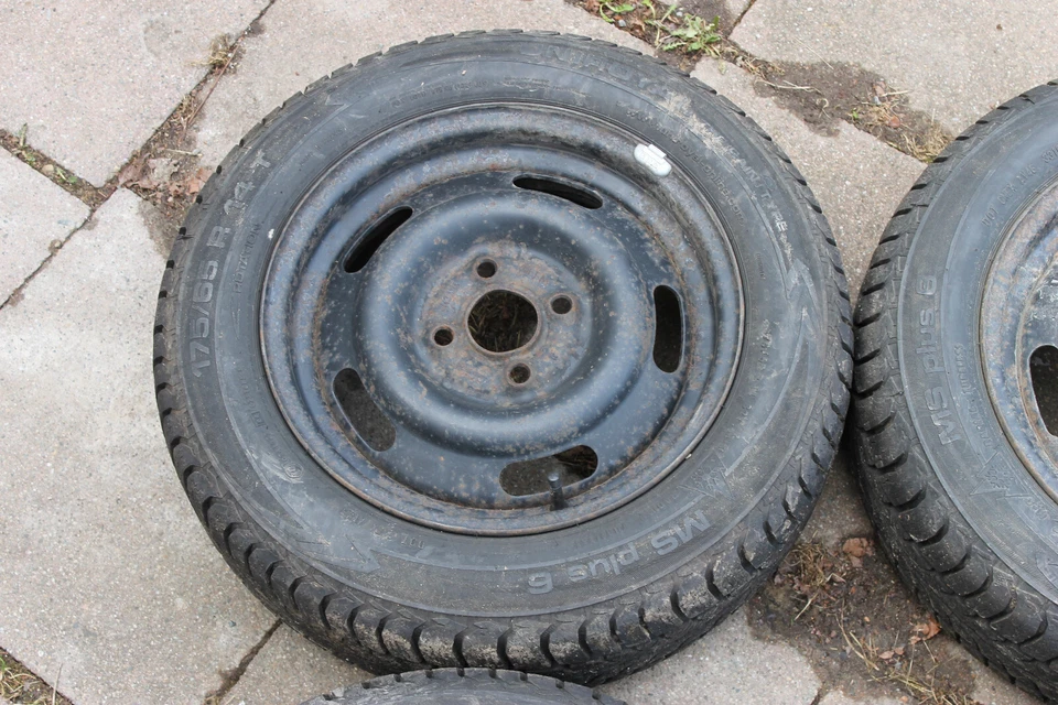 Winterreifen Uniroyal "MS Plus 6" 175/65 R14T auf Opel-Felgen - Bild 4 von 4