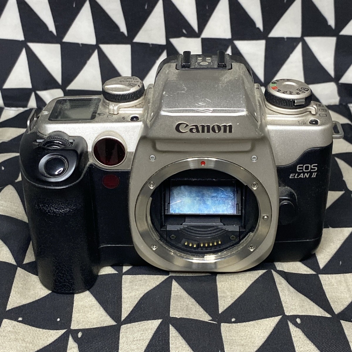 Canon EOS Elan II 35mm SLR Film Camera Body Only Read
