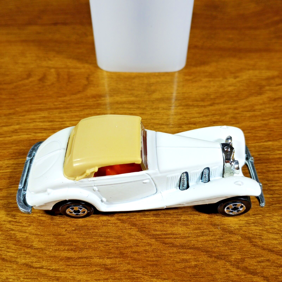 White Hot【ビンテージ洋書】 Hot Wheels Vintage Mercedes 540K White BW Blackwall Malaysia 1990