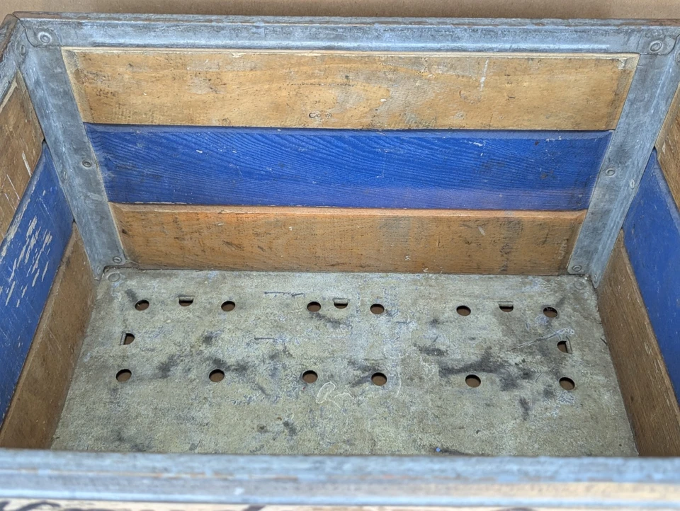 1963 KNUDSEN CRY CO WOOD AND METAL MILK CRATE 5 REG-CAL 63 HEAVY RUSTIC DECOR - Image 4 of 4