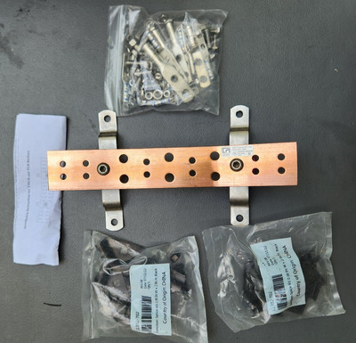 Chatsworth (CPI) 40156-012 Busbar Assembly with Lug Kit, damaged