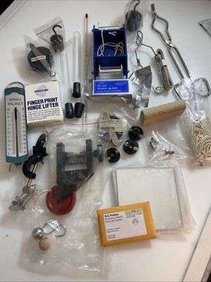 Physics Lab Kit Miscellaneous Pieces Mostly New   za9