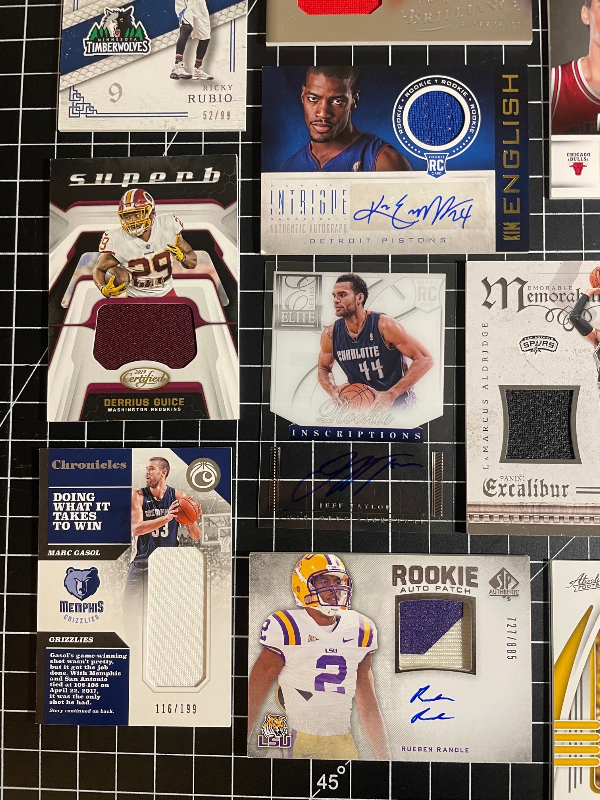 Quality PATCH / AUTO / #'d Basketball & Football Lot Bulk Estate 2010s Swatch view 7
