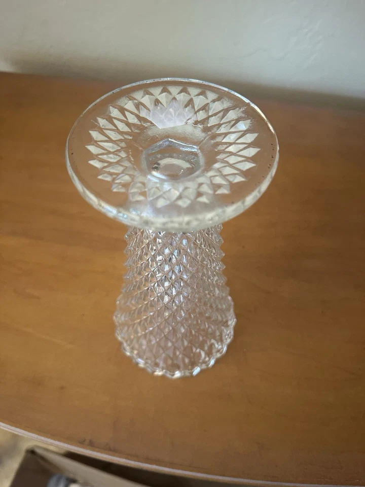 Jarrón vintage de cristal con patrón de diamantes Foto 2 de 3