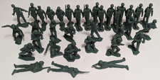 Marx Battleground Green Plastic Marines Marching Soldiers 1960s Vtg Lot of 34