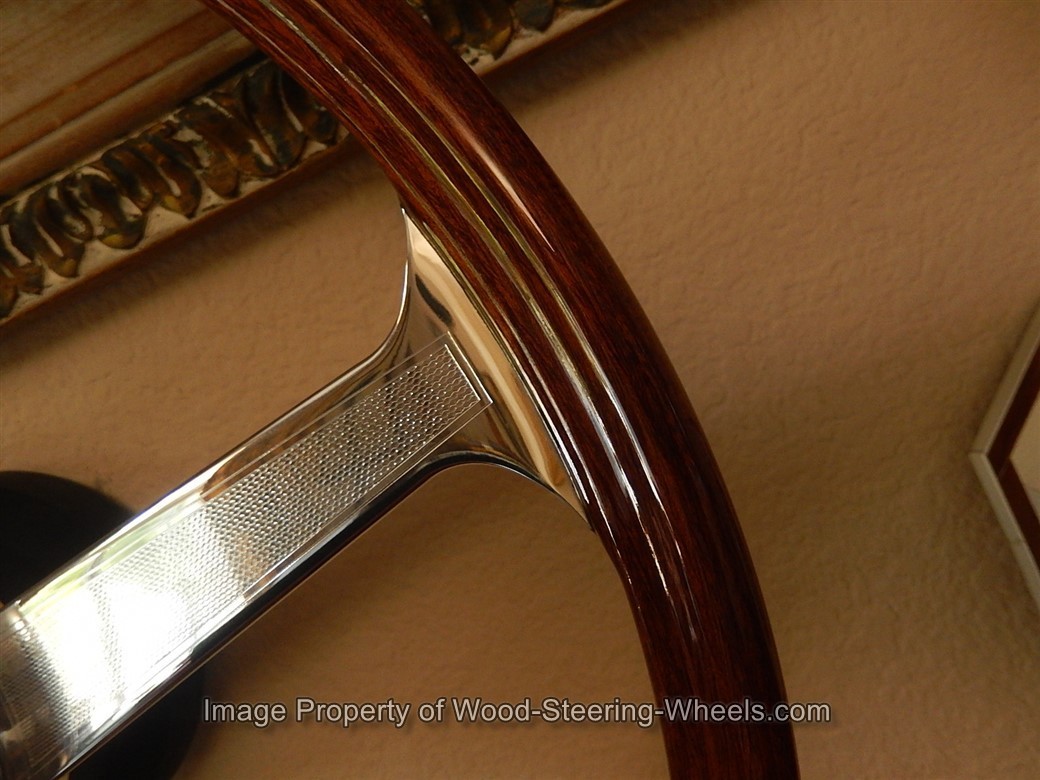 FERRARI 365 2+2  NARDI &C  Steering Wheel Wood  41 cm + Hub  Horn Button NOS