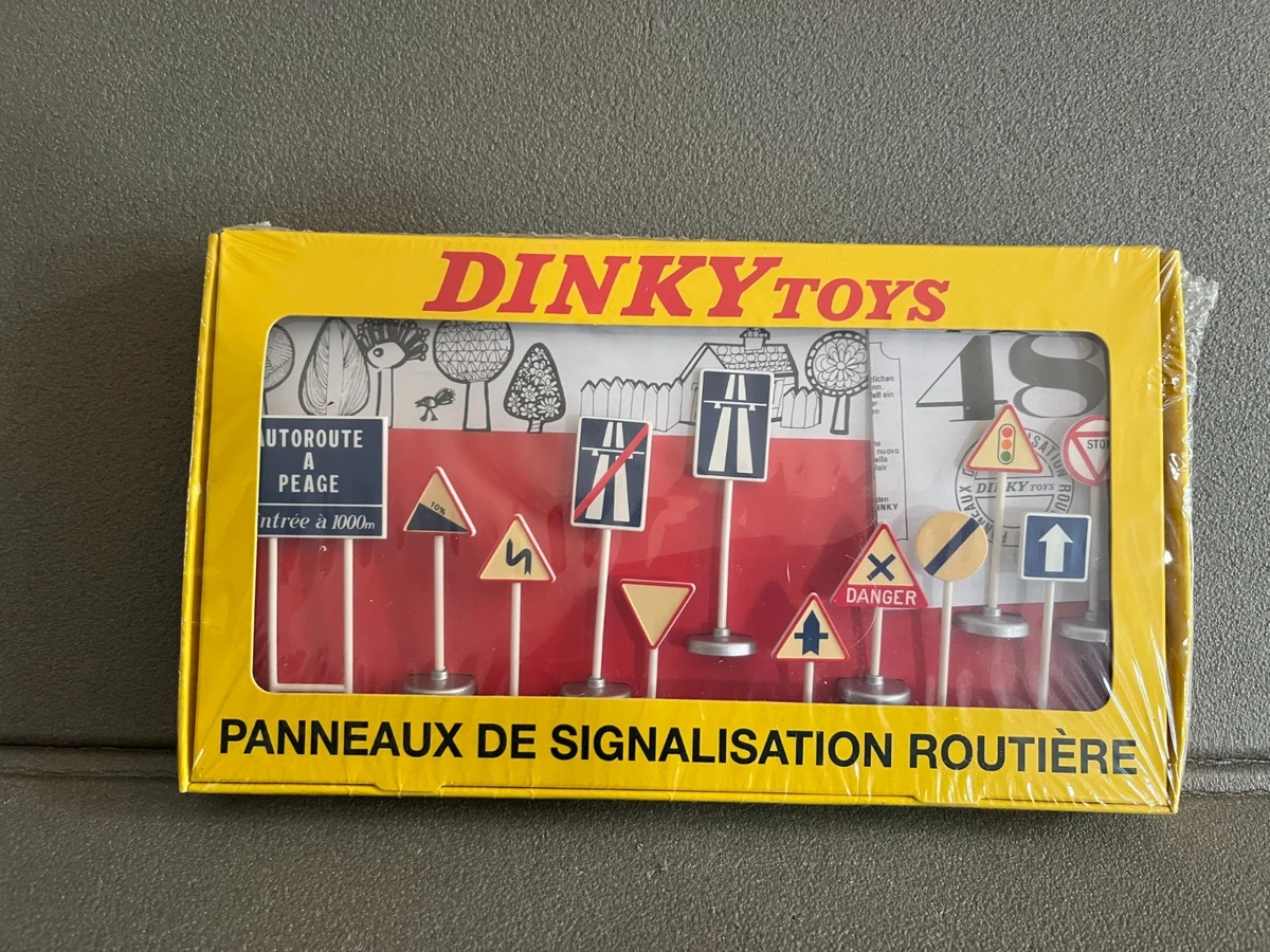 6 Panneaux Signalisation Meccano Dinky Toys 1959 + Enseigne BP – Échelle 1:43 – Zamak
