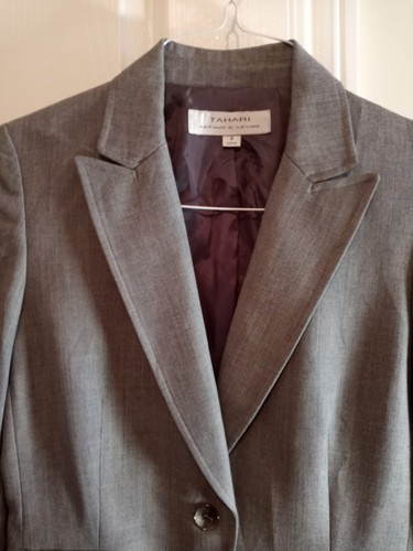Tahari Andrew S. Levine Blazer Size 4 - Picture 2 of 5