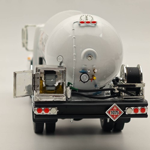 FIRST 1/34 lnternational DuraStar Propane Truck 10-4270 DIECAST Model White - Picture 6 of 11