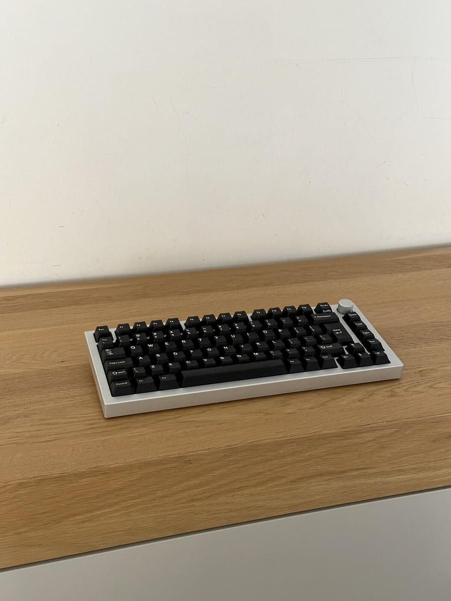 Glorious GMMK Pro Mechanical Keyboard - White Ice (incl GMK WoB