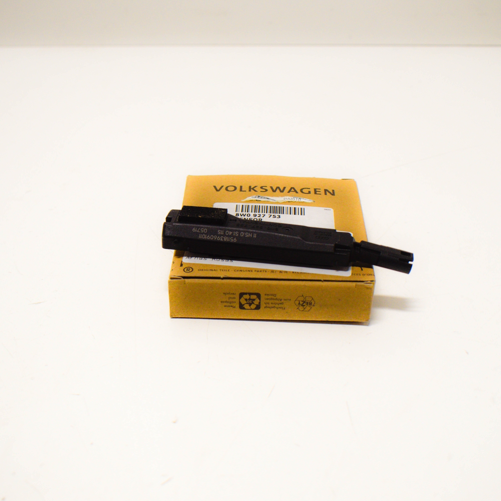 NEW AUDI A4 B9 FRONT LEFT DOOR HANDLE SENSOR 8W0927753 ORIGINAL 8W0-927-753