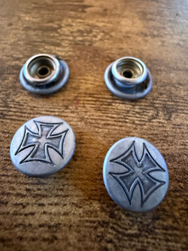 Chaqueta servicio labios hierro cruz botón repuesto (lote de 4) industrial gótico punk Foto 2 de 2