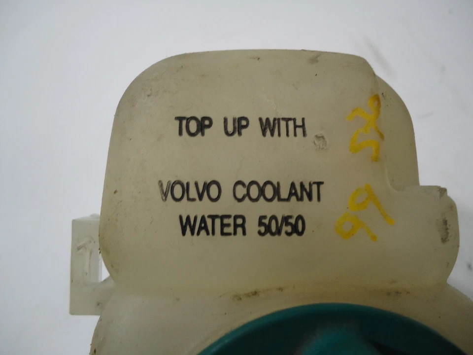 1999 年沃尔沃 S70 GLT 2.4L 升涡轮冷却剂储备 — 第 3/4 张图片