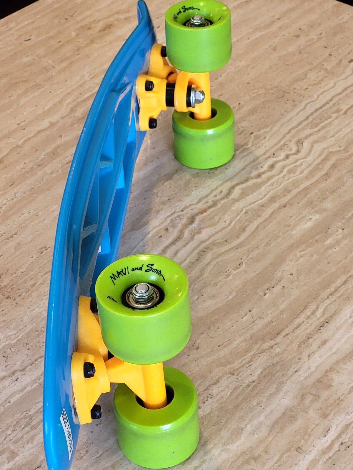 Maui & Sons Cookie Skateboard 22 inch Blue Retro Cruiser 60mm Diameter Wheels