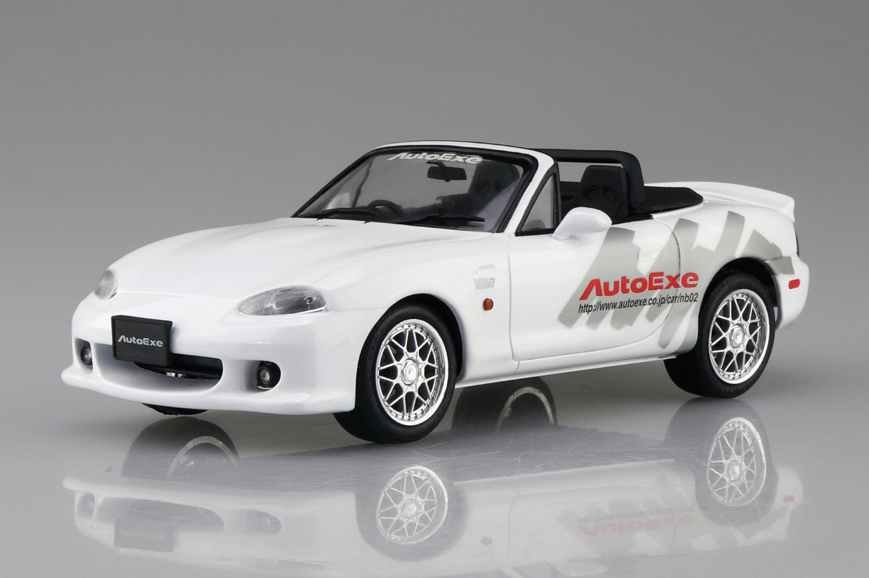 1:24 Scale Aoshima Mazda  MX-5 Auto Exe NB8C Roadster ’99 Model Kit