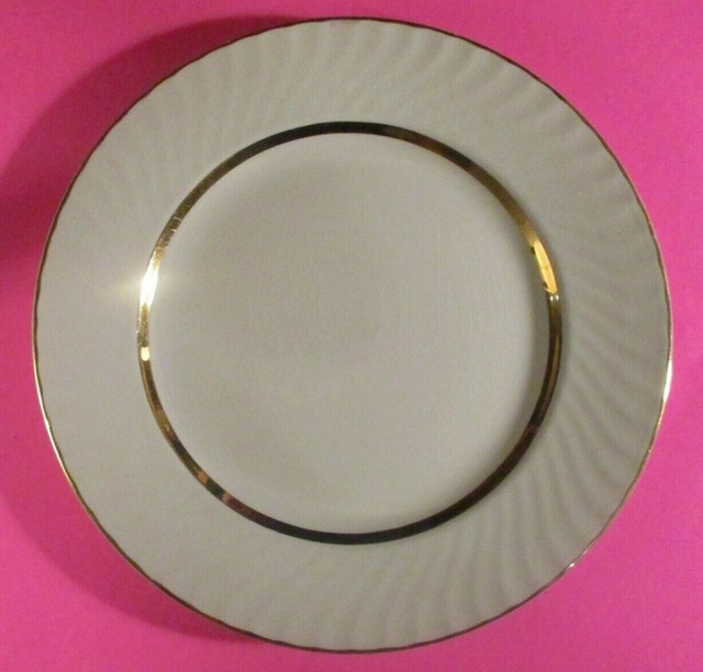 Wedgwood Dinner Plate 10 1/8" Golden Swirl White with Gold trim