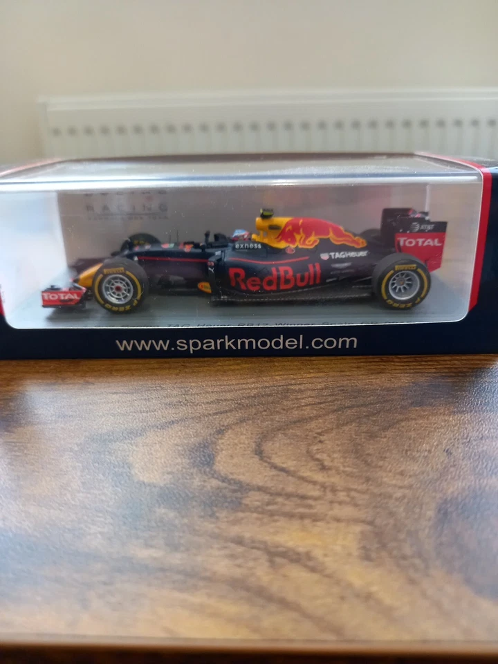SPARK S5019 Red Bull Racing TAG Heuer RB12 Winner Spain GP 2016 Max Verstappen - Image 2 of 4
