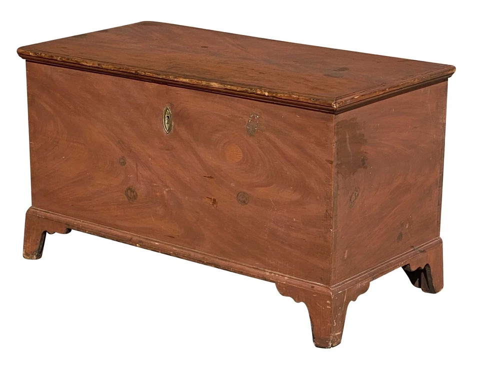 ANTIGUA CAJA MANTA PINTADA GRANO CAOBA IMITACIÓN CHIPPENDALE PENNSYLVANIA Foto 3 de 4