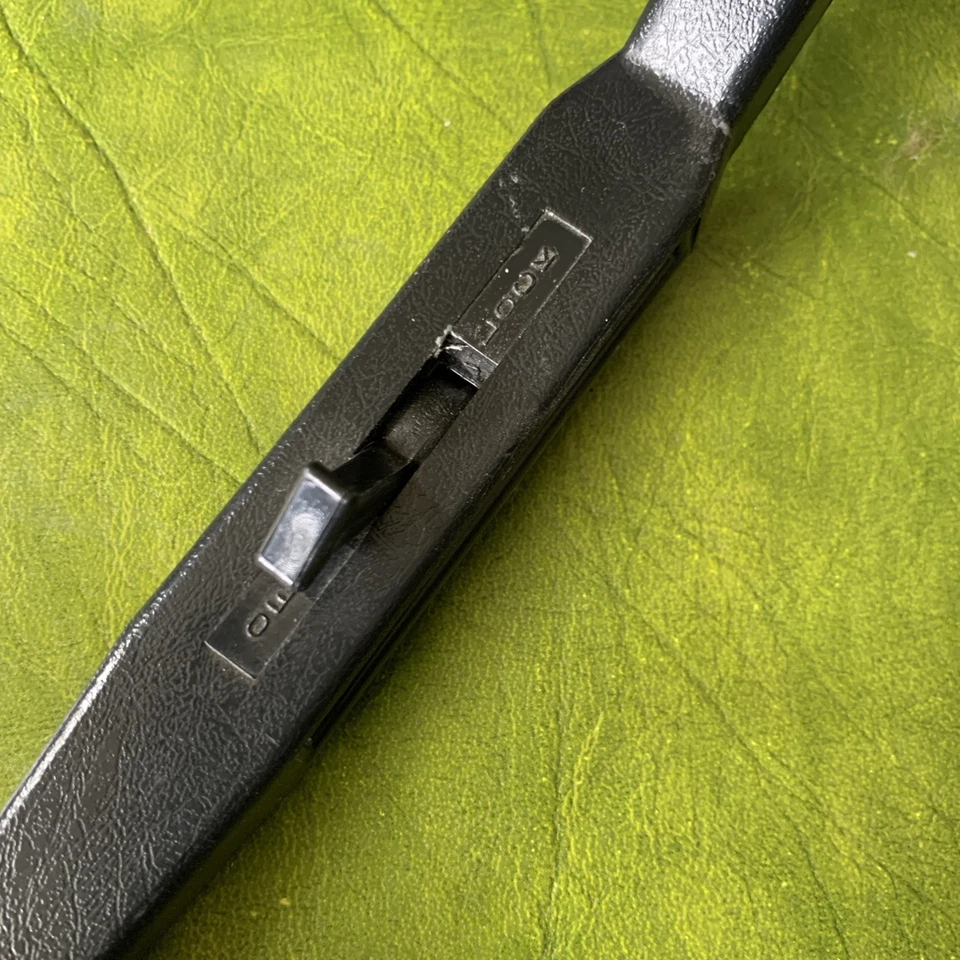 Arco de tiro con arco dorado negro águila dorada carcaj de caza 6 flechas de colección Foto 4 de 4