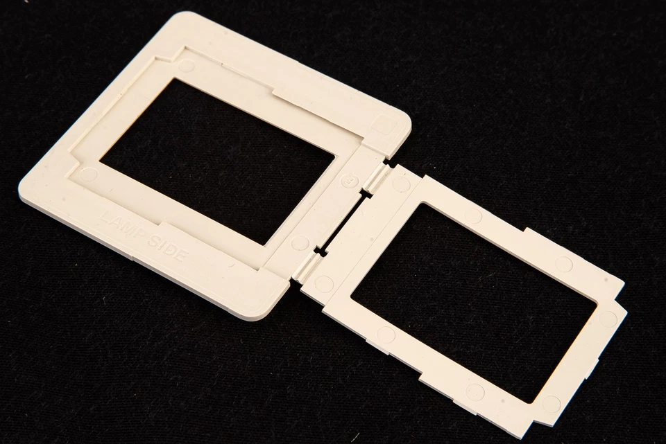 Polaroid 35mm 2x2'' Plastic Slide Mounts Caches Snap-Together 100 Count NEW V20 - Image 4 of 4