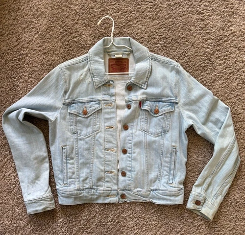 Levi Strauss & Co. Women’s Light Wash Distressed Denim Jacket Size L