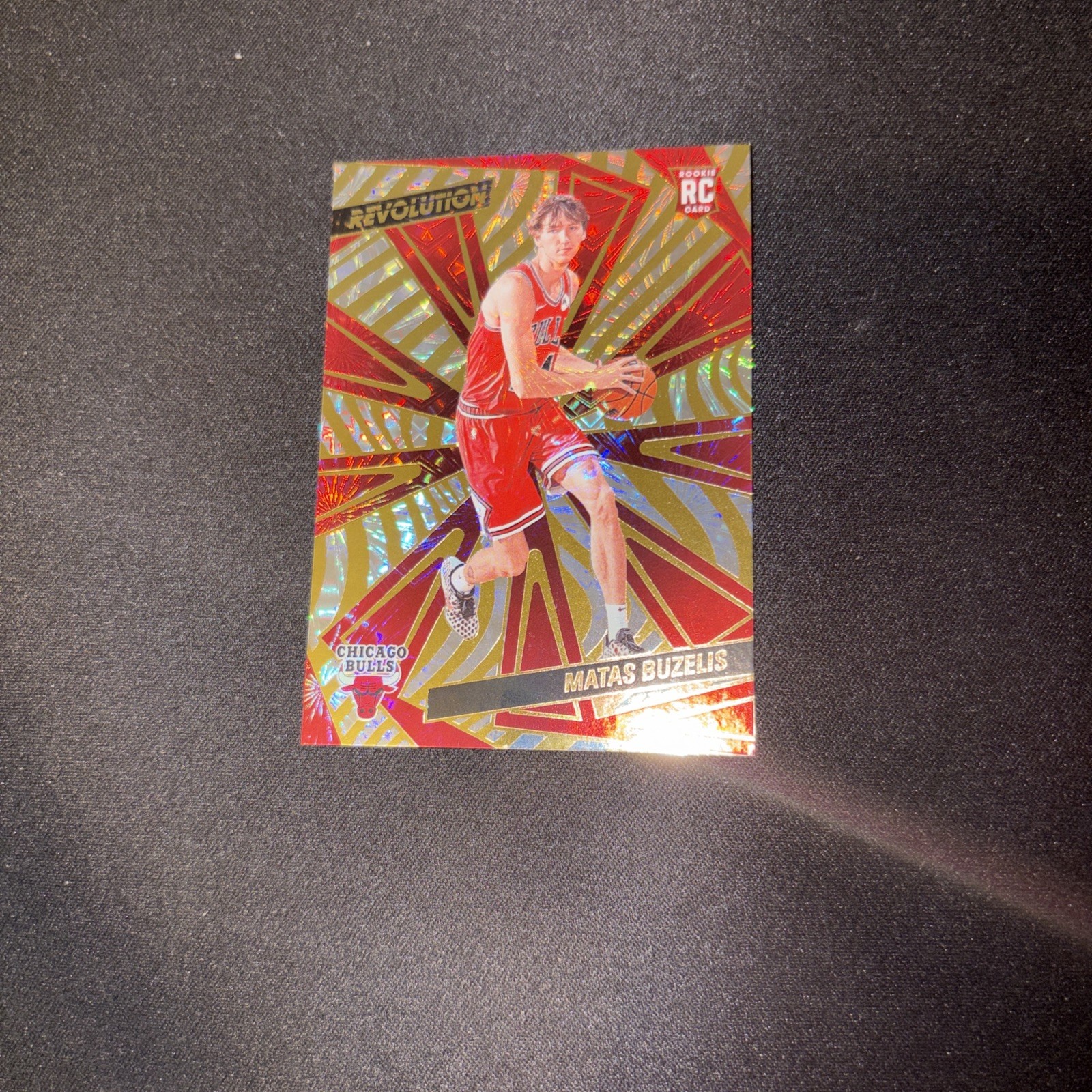 2024-25 Panini Revolution Matas Buzelis #129 RC Rookie Fireworks /149 Chicago