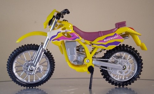 KAWASAKI KLX 250SR 1994 1/18 MAISTO - Imagen 2 de 8