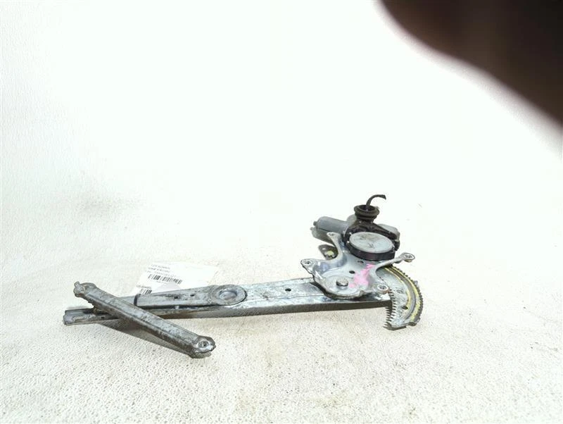 Used Front Left Door Window Regulator Front fits: 2016 Toyota Highlander electri Foto 2 de 4