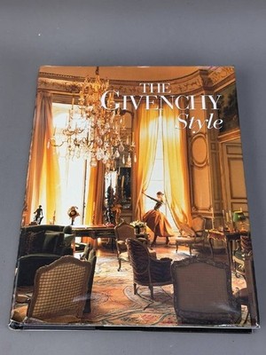 The Givenchy Style Mohrt, Francoise 1998 English Vendome Press