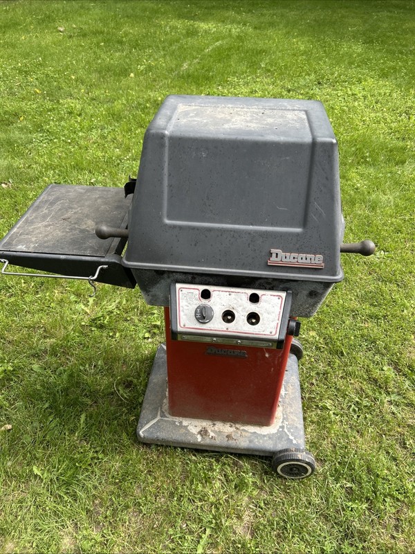 Ducane Grill Model 2004SHLPE Gas Grill For Parts Or Repair Only- Make Offer!