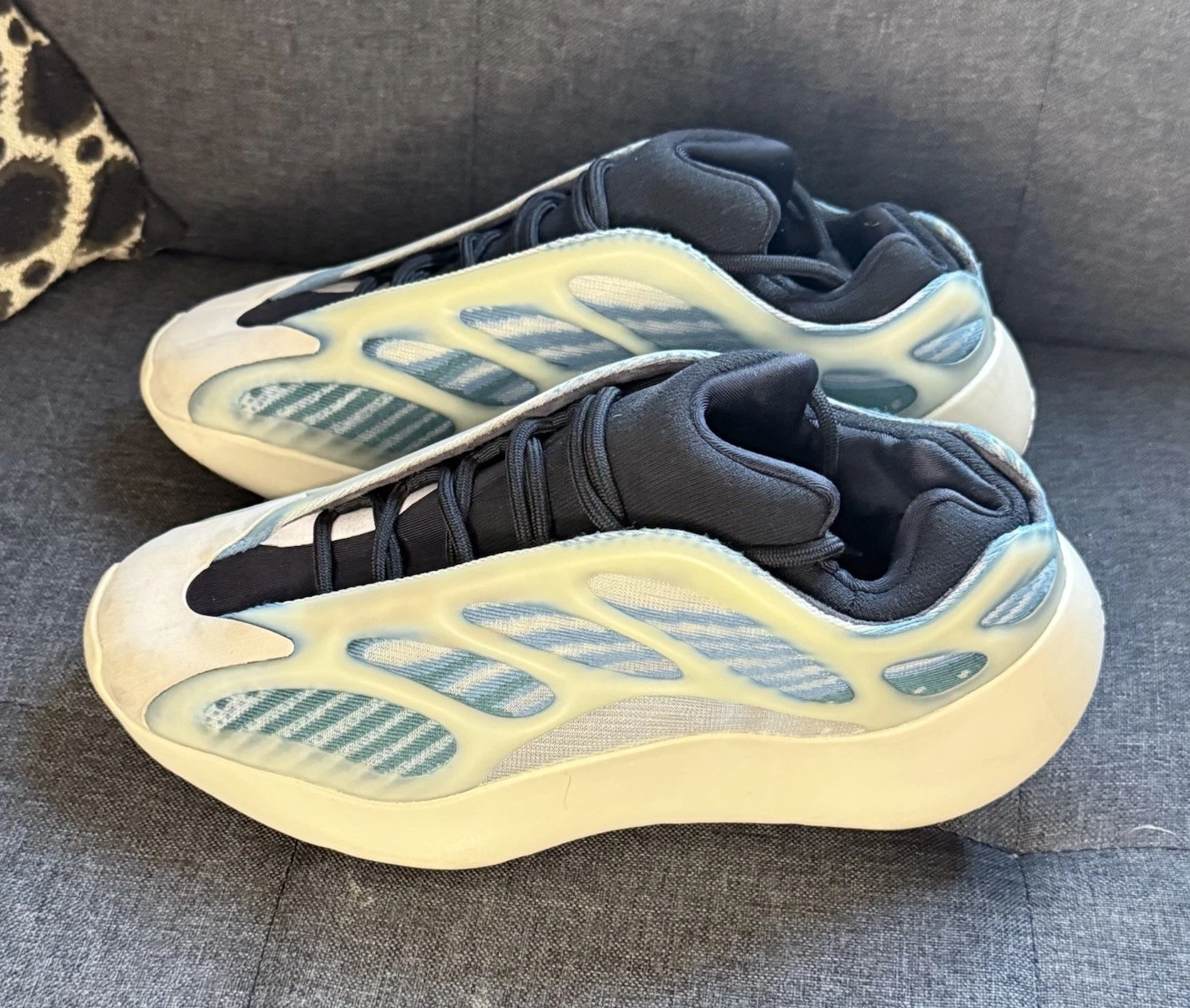 ADIDAS YEEZY 700 V3 USATE TAGLIA 7 1 2 KYANITE ottime condizioni