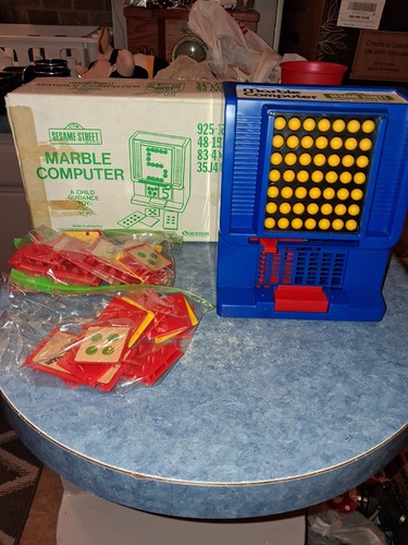 Vintage 1973 Marble Computer Game Sesame Street Complete set In Mint Condition!