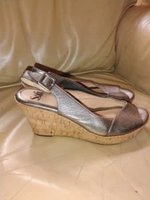 Sofft Sandals Women Sz 10M Wedge Sandals Sling Back Silver Metallic Leather