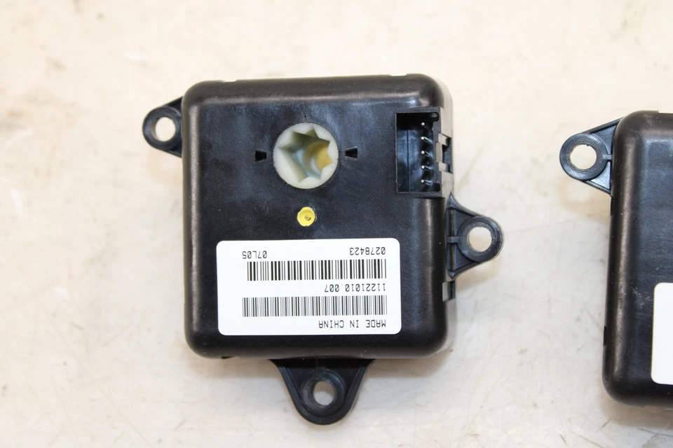 2007-2010 Saturn Sky HVAC Vent Flap Actuator Set OEM MC76 - Image 4 of 4