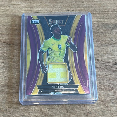 Panini Select FIFA 2024-25 Vinicius Junior Select Memorabilia Trikotstück 47/49