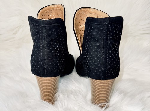 Charlotte Russe Womens Sz 8 Peep Toe Faux Black Suede Ankle Booties Heels - Picture 2 of 6