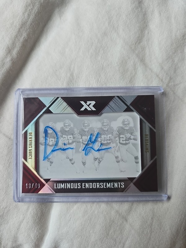 2018 Panini XR - Luminous Endorsements Derrius Guice #LE-21 /49 (AU, RC)
