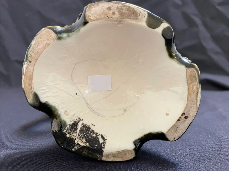 Jarrón antiguo mayólica Art Nouveau con mango de hoja púrpura en forma de flor # 777 11,5" Foto 2 de 4