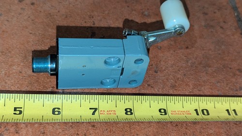 SQUARE D 9007MS04S0084 LIMIT SWITCH NEW NO BOX - Picture 4 of 4