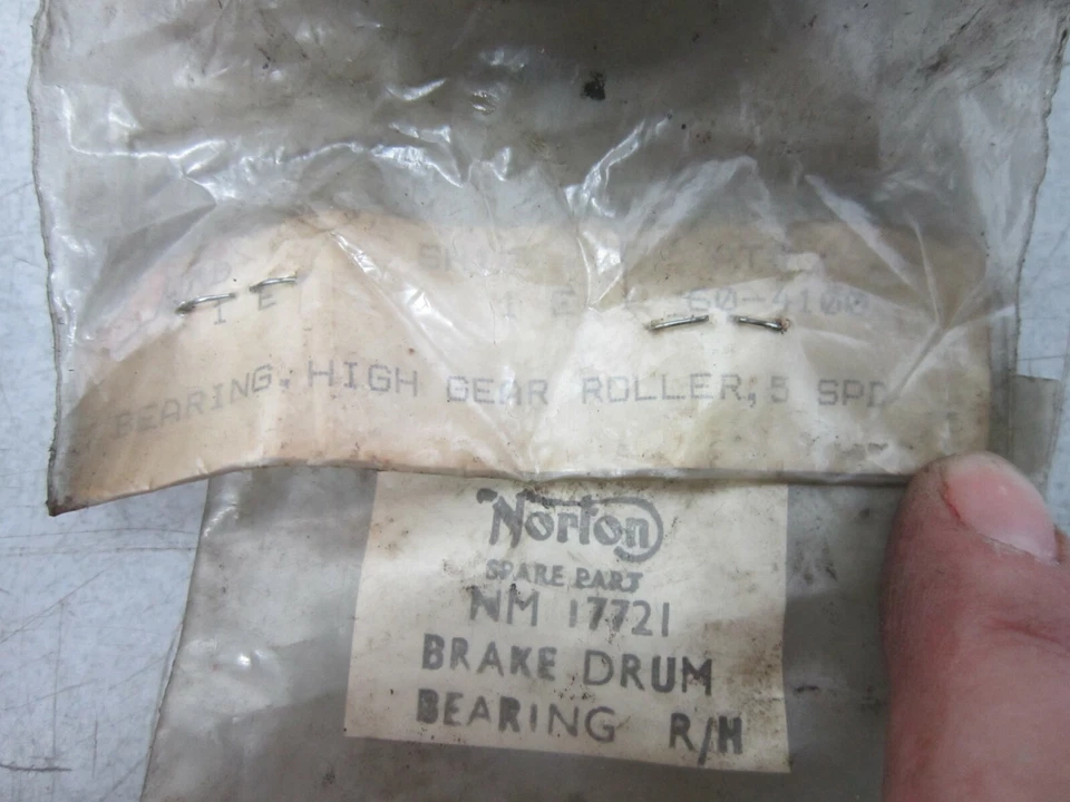 Lote de 20 rodamientos de rodillos, sellados y agujas Triumph BSA Norton Foto 3 de 4