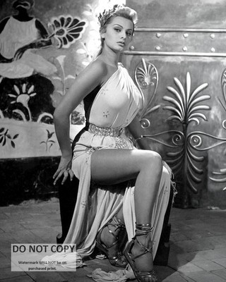 SOPHIA LOREN IN ''TWO NIGHTS WITH CLEOPATRA'' - 8X10 PUBLICITY PHOTO (DD-968)