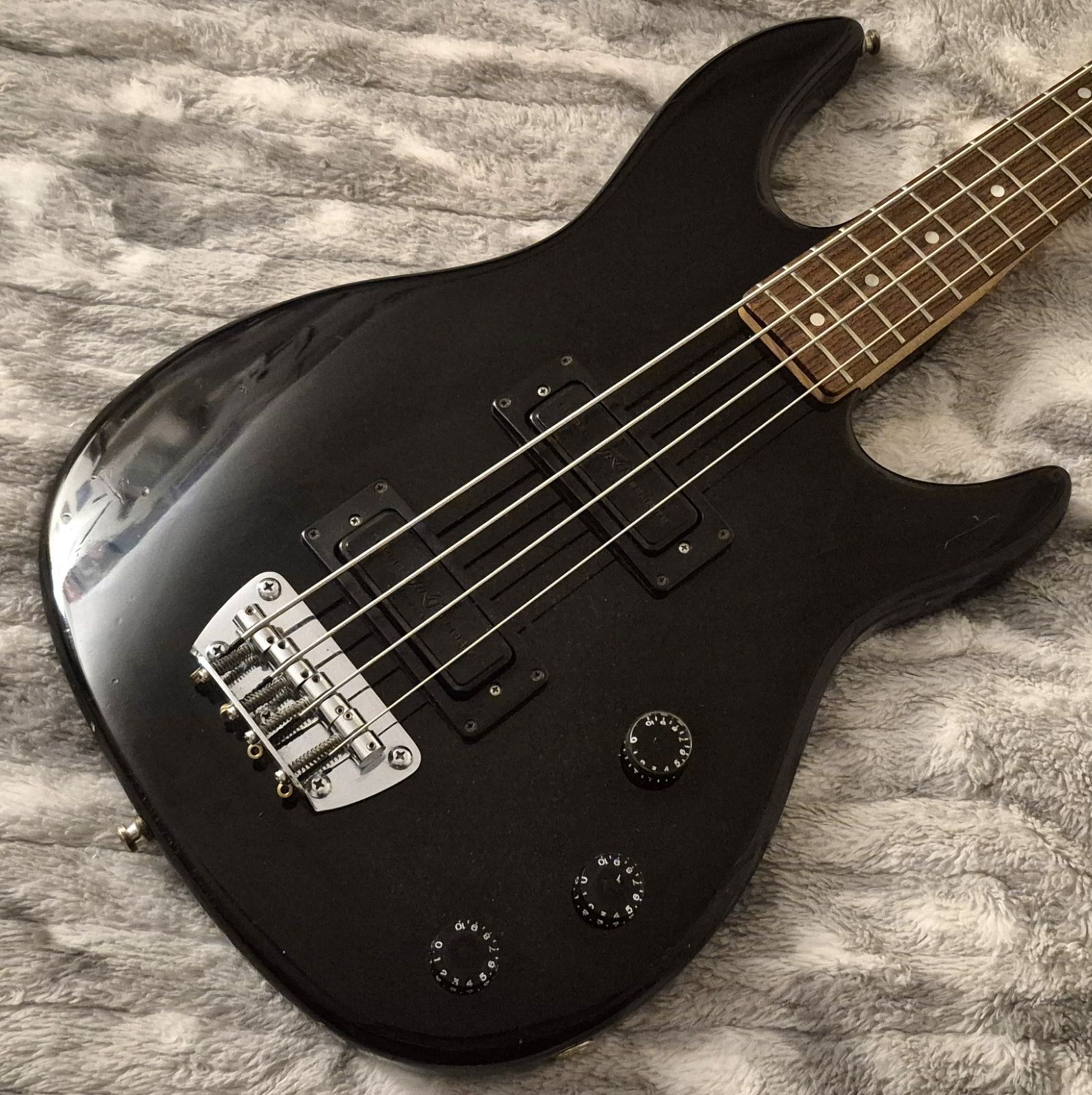 1985 Peavey Foundation w /  Matching Headstock - Black - Vintage USA 4-String Bass