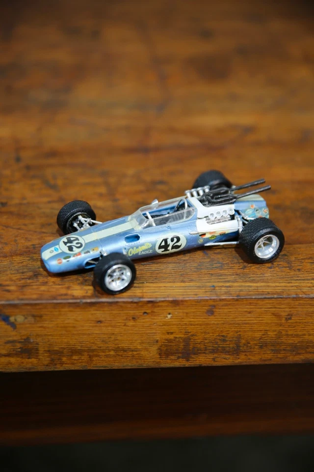 De colección MPC AMT Olsonite Eagle Indy 500 Rac Car Model Kit Plástico Construido Foto 4 de 4