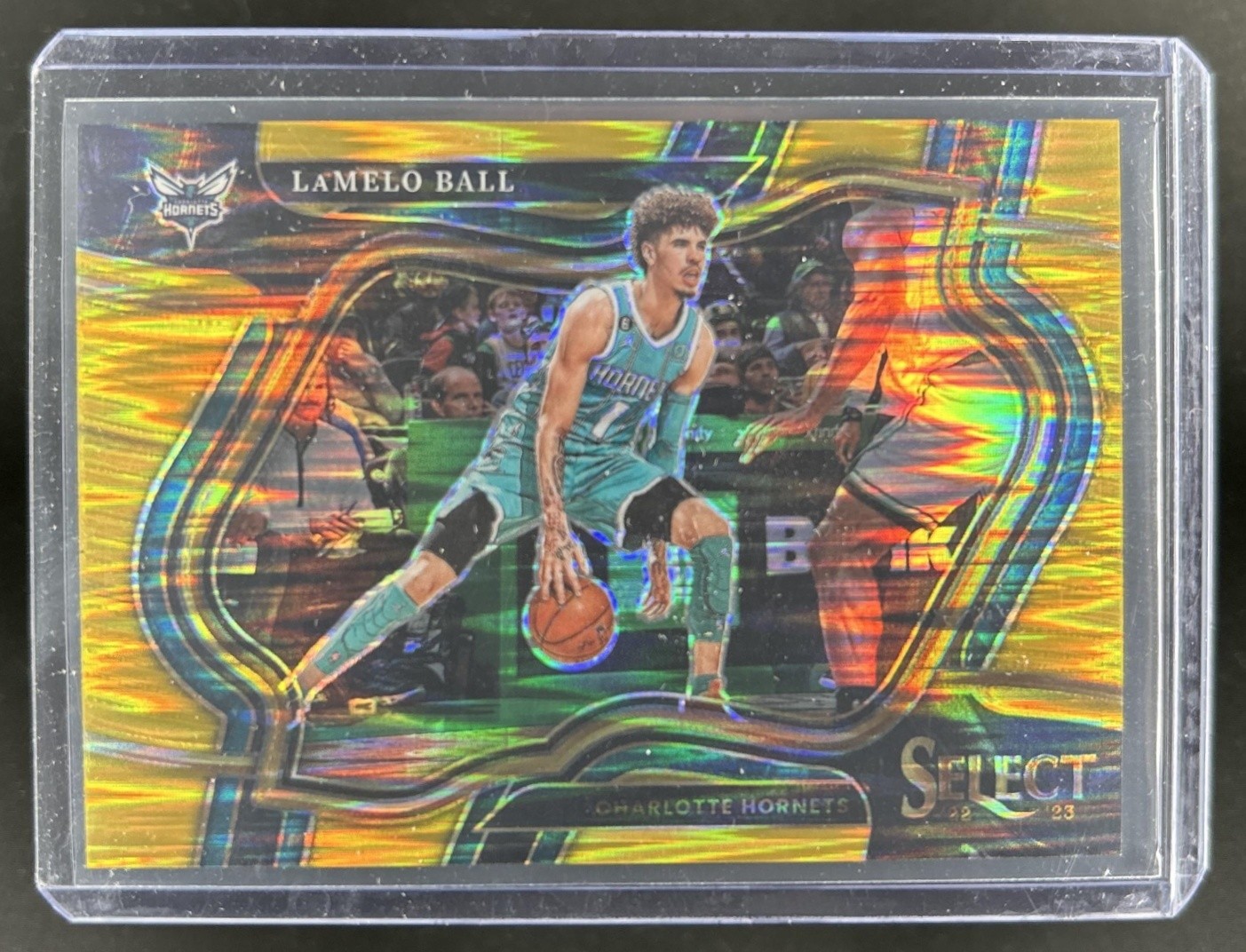 2022-23 Panini Select LaMelo Ball Gold Flash Prizm Courtside #/10 Hornets
