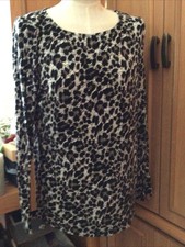 Mario Serrani Womens Crewneck Animal Long Sleeve Print Top Medium NWT U12