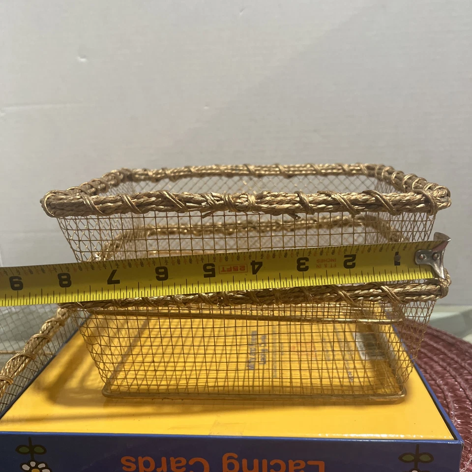 3 Empty Gift-Giving Gold Wire Baskets diferent size - Image 4 of 4