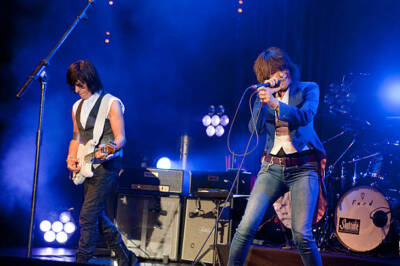 Jeff Beck Chrissie Hynde live on stage during the C/R Roll of Hono- Old Photo 4
