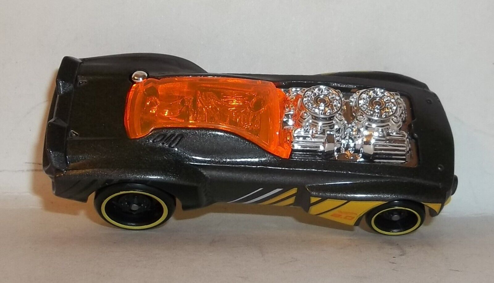 Hot Wheels RC voiture télécommandée Rodger Dodger échelle 1:64 compatible  avec les circuits et pistes orange, jouet pour enfant dès 5 ans, GWB73 en  destockage et reconditionné chez DealBurn